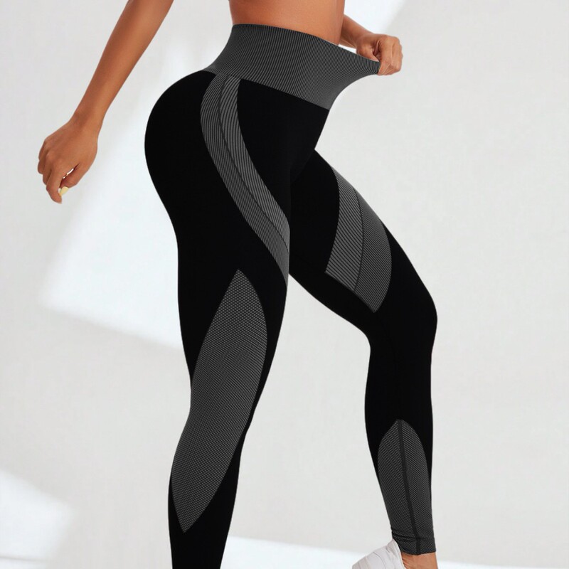 Seamless Breathable High-Waisted Color-Block Yoga Pants for Women, Tight-Fitting, Hip-Lifting, Black Long Striped Sports Yoga Leggings Seamless Breathable High-Waisted Color-Block Yoga Pants for Women, Tight-Fitting, Hip-Lifting, Black Long Striped Sports Yoga Leggings