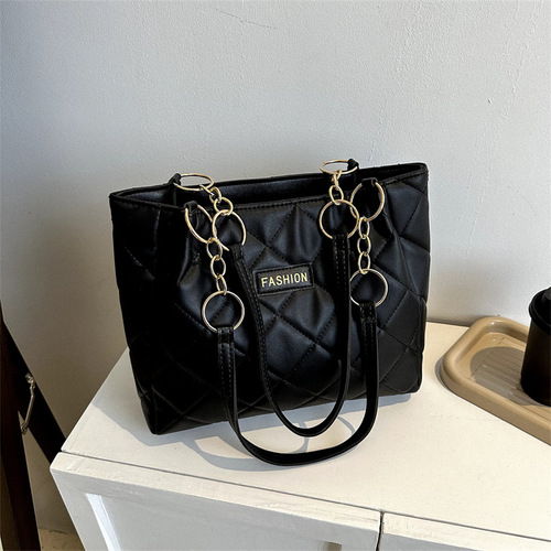 Casual large-capacity bag for women  spring new style simple and stylish commuter shoulder bag fashionable texture tote bag