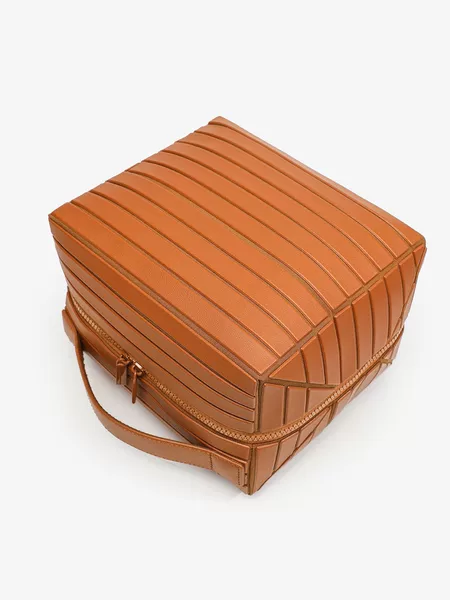 New Super Practical Large-Capacity and Aesthetically Pleasing Storage Bag for Travel and Commuting, Striped Three-Dimensional Hard-Shell Cosmetic Bag