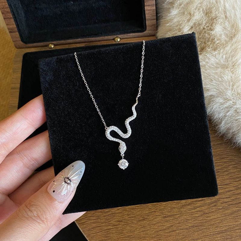 Dancing Snake Necklace with Diamonds 2026 New Model Light Luxury High-End Atmosphere Titanium Steel Non-Fading Titanium Steel Necklace Customization Dancing Snake Necklace with Diamonds 2026 New Model Light Luxury High-End Atmosphere Titanium Steel Non-Fading Titanium Steel Necklace Customization