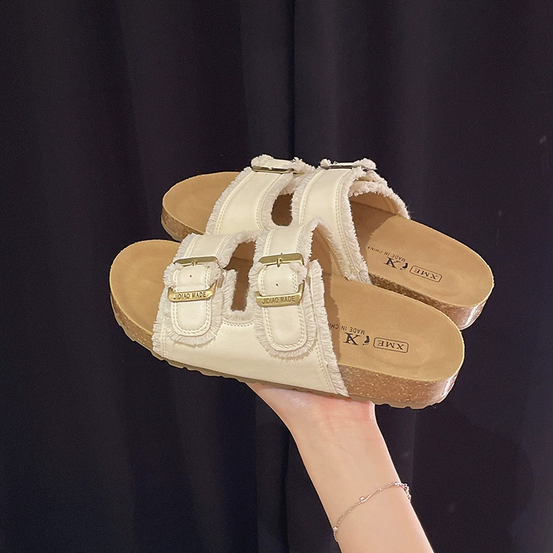 Новые кожаные тапочки на толстой подошве с параллельными перекладинами для женщин, летние однолинейные домашние сандалии, пляжные тапочки на одной ноге для женщин.