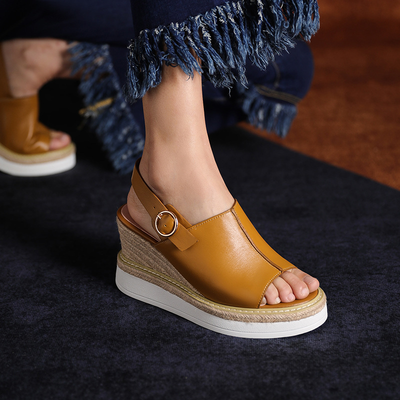 Sandal cao gót nữ hở mũi đế xuồng đan rơm phong cách châu Âu — Nâu vàng
