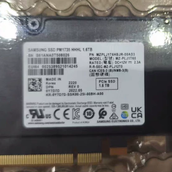 Твердотельный накопитель PM1735 1.6 ТБ
