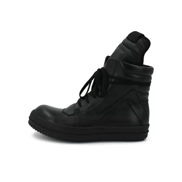 Pure black inverted triangle shoelaces