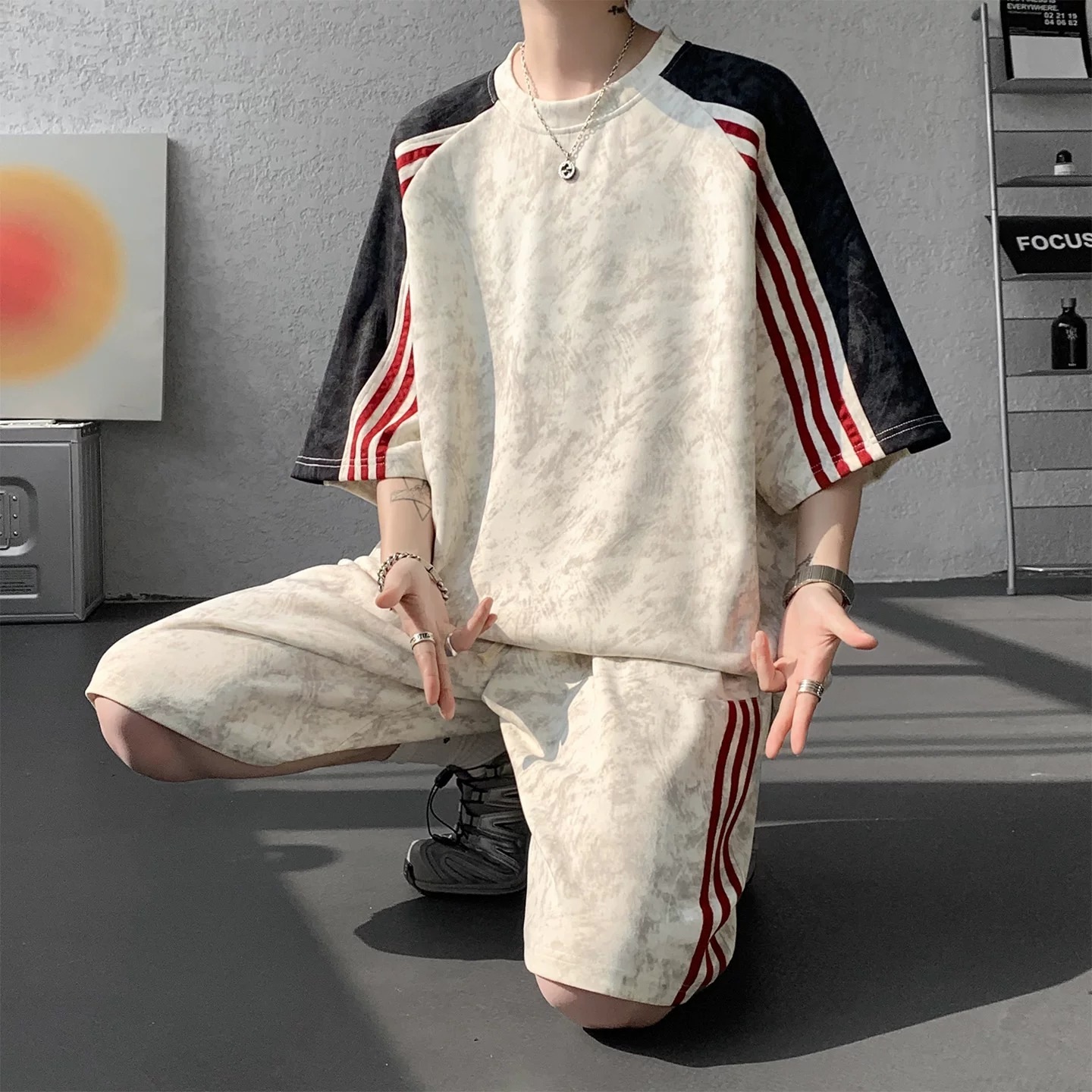 Striped Patchwork Tie-Dye Short-Sleeved Shorts Two-Piece Set for Boys, Summer American-Style Sports Casual Suit, Loose Fit, Complete Set
