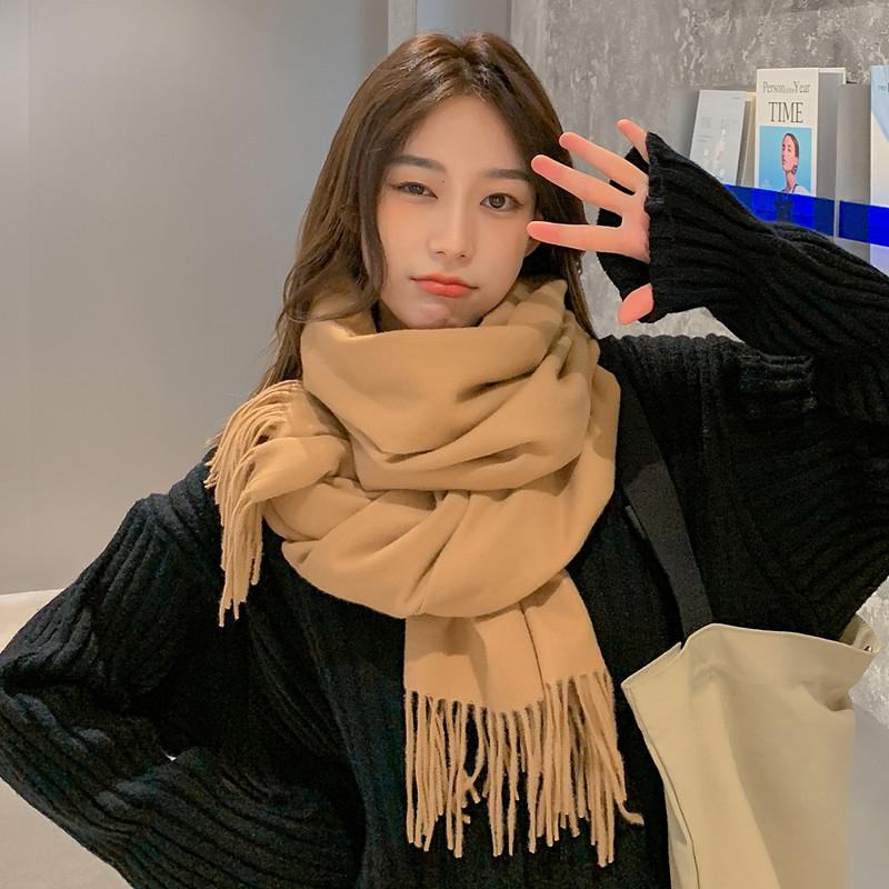 マフラーの女性の冬の新型ウールはカシミヤのマフラーの純色に似せています。|undefined
