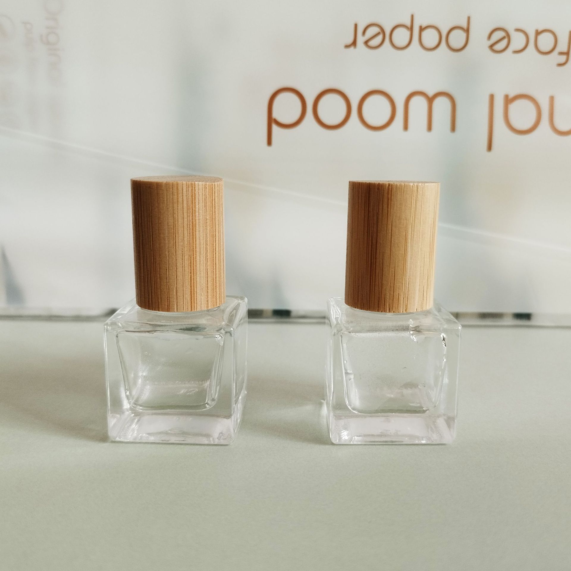 6ml竹木盖方形滚珠香水瓶精华液精油走珠瓶按摩油分装透明玻璃瓶