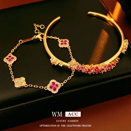 耳环;项链;手链