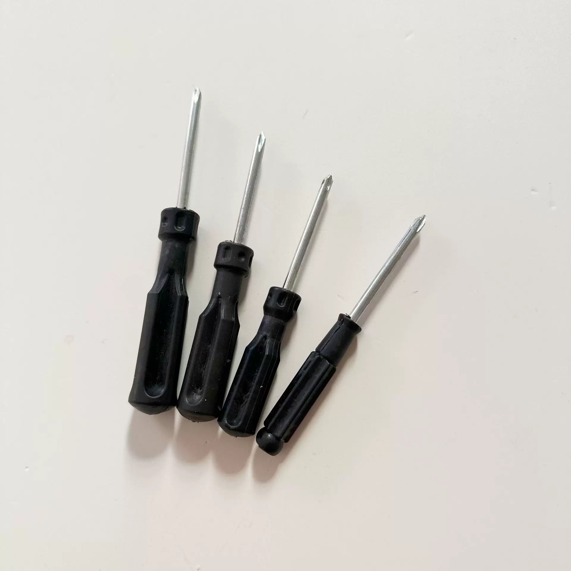 厂家直供十字迷你螺丝刀配送玩具螺丝批起子改锥工具便携拆卸绝缘