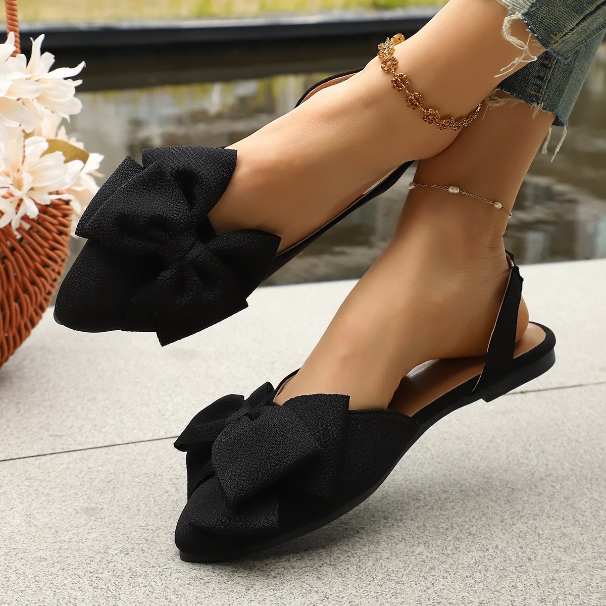 summer sandals with bow flat pointed-toe