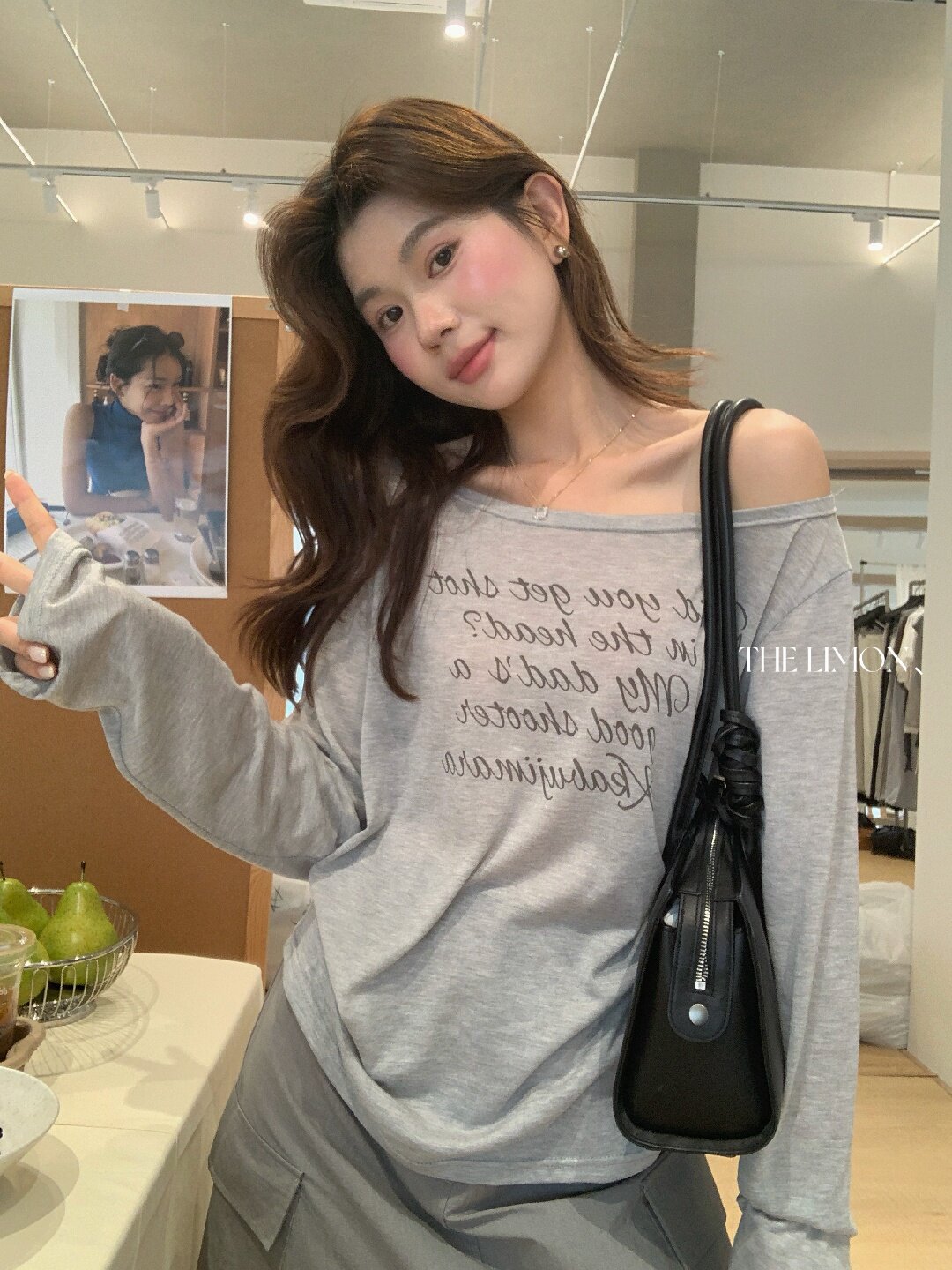 Áo thun nữ tay dài cổ tròn in chữ, phong cách Hàn Quốc, chất liệu cotton thoáng mát — màu đen, màu trắng, màu xám, màu vàng chi tiết 53