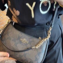 �¿�C����Teri25Ҹ��Ů������μ��������б����r��ͨ��С��