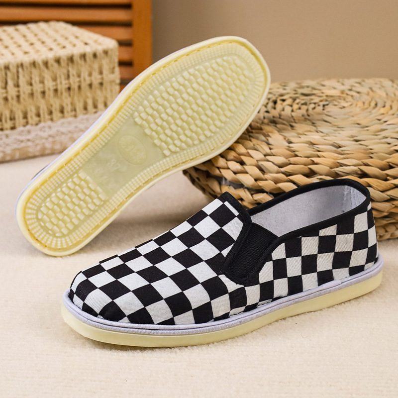 Zapatos de tela planos de corte bajo Fondo de corte bajo para mujer Fondo antiguo de múltiples capas Beijing zapatos planos de tela de algodón coser zapatos de goma para madre