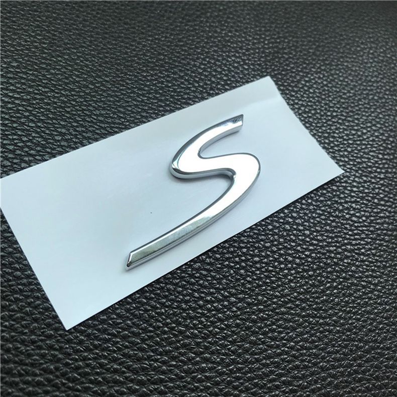 New Porsche Cayenne emblem, 2024 Cayenne S lettering on the rear trunk, black PORSCHE English logo
