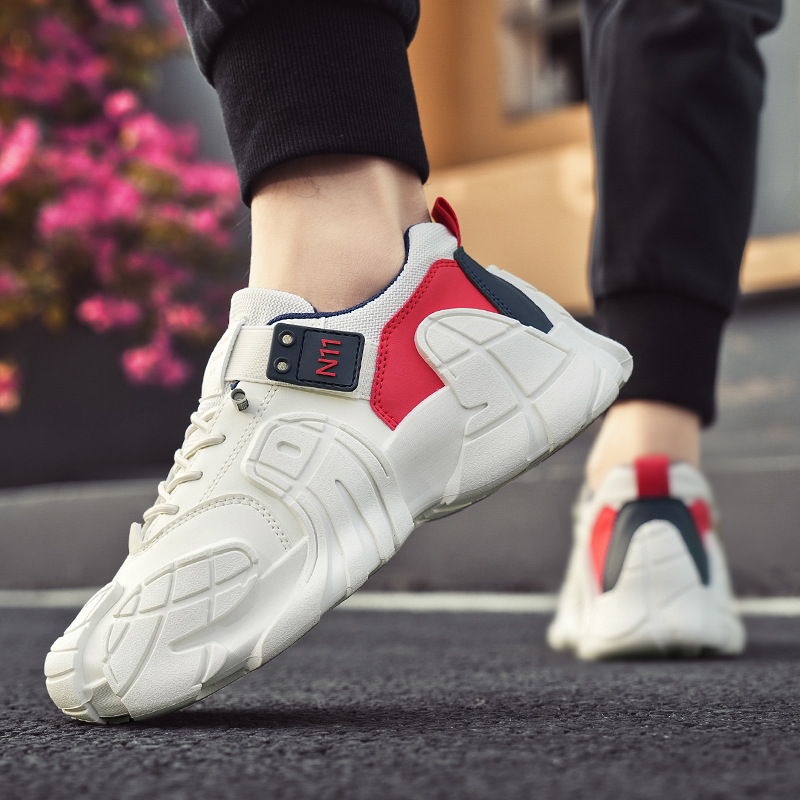 2025 otoño nuevos zapatos de skate casuales deportivos con suela gruesa zapatos de estilo de cuero de Hong Kong zapatos de pan de tamaño grande zapatos Gump zapatos para hombres