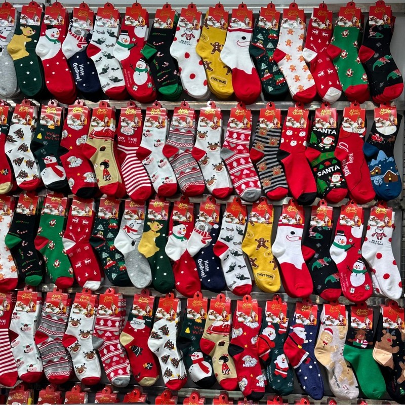 26 New Christmas Cross-Border Santa Claus Holiday Surprise Socks in Stock, Fun Wholesale Mid-Tube Trendy Socks from Manufacturers