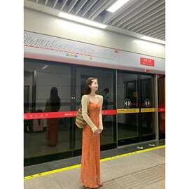 法式多巴胺浪漫碎花吊带连衣裙女2026夏季高级感收腰海边度假长裙