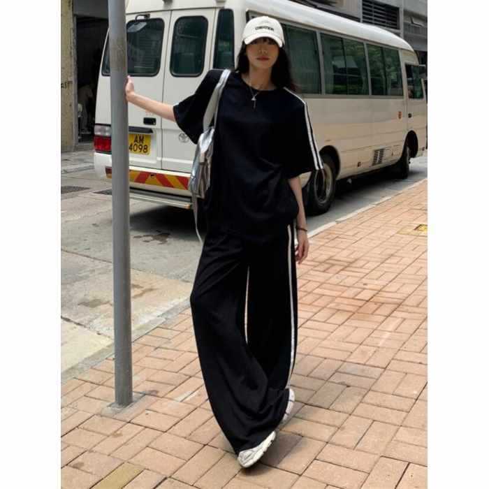 검은색