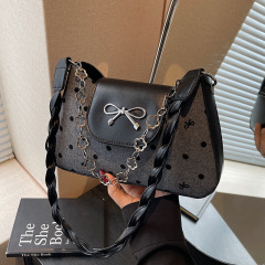クロスボーダーニッチ軽量脇バッグ女性用 2025 新しいシングルショルダークロスボディバッグ西洋スタイル多用途リボン小さな正方形バッグ