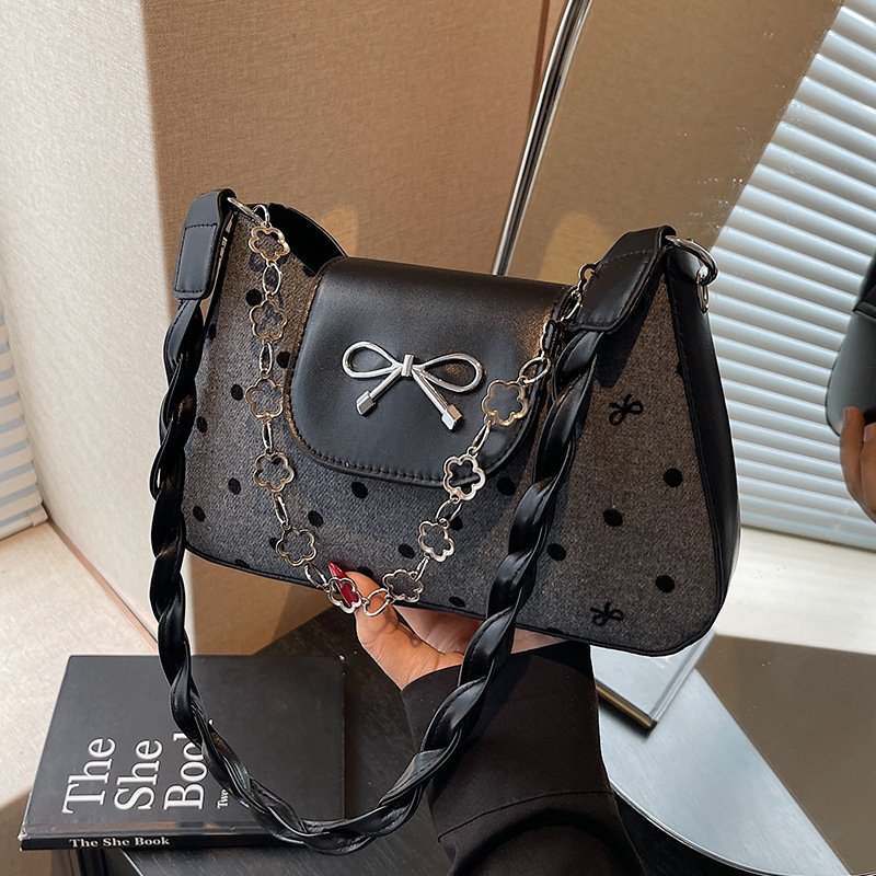 クロスボーダーニッチ軽量脇バッグ女性用 2025 新しいシングルショルダークロスボディバッグ西洋スタイル多用途リボン小さな正方形バッグ|undefined