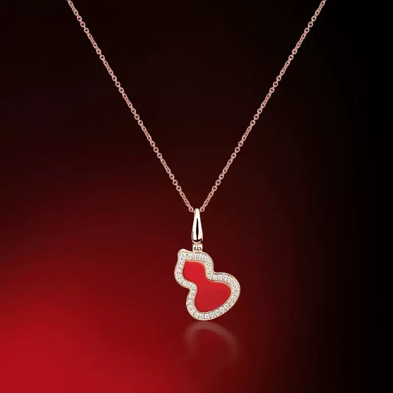 Collier gourd de luxe en or avec incrustations de diamants_voghion.com