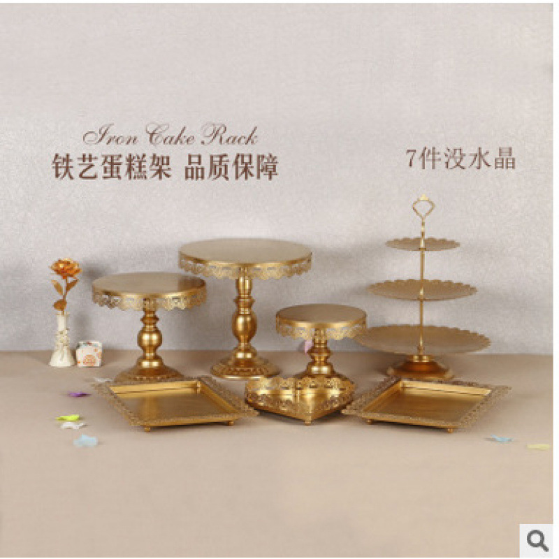 Postre de boda de oro Adornos de mesa Soporte de pastel de estilo europeo Accesorios de boda Bandeja de pastel de encaje Soporte de punto de hierro 12 piezas