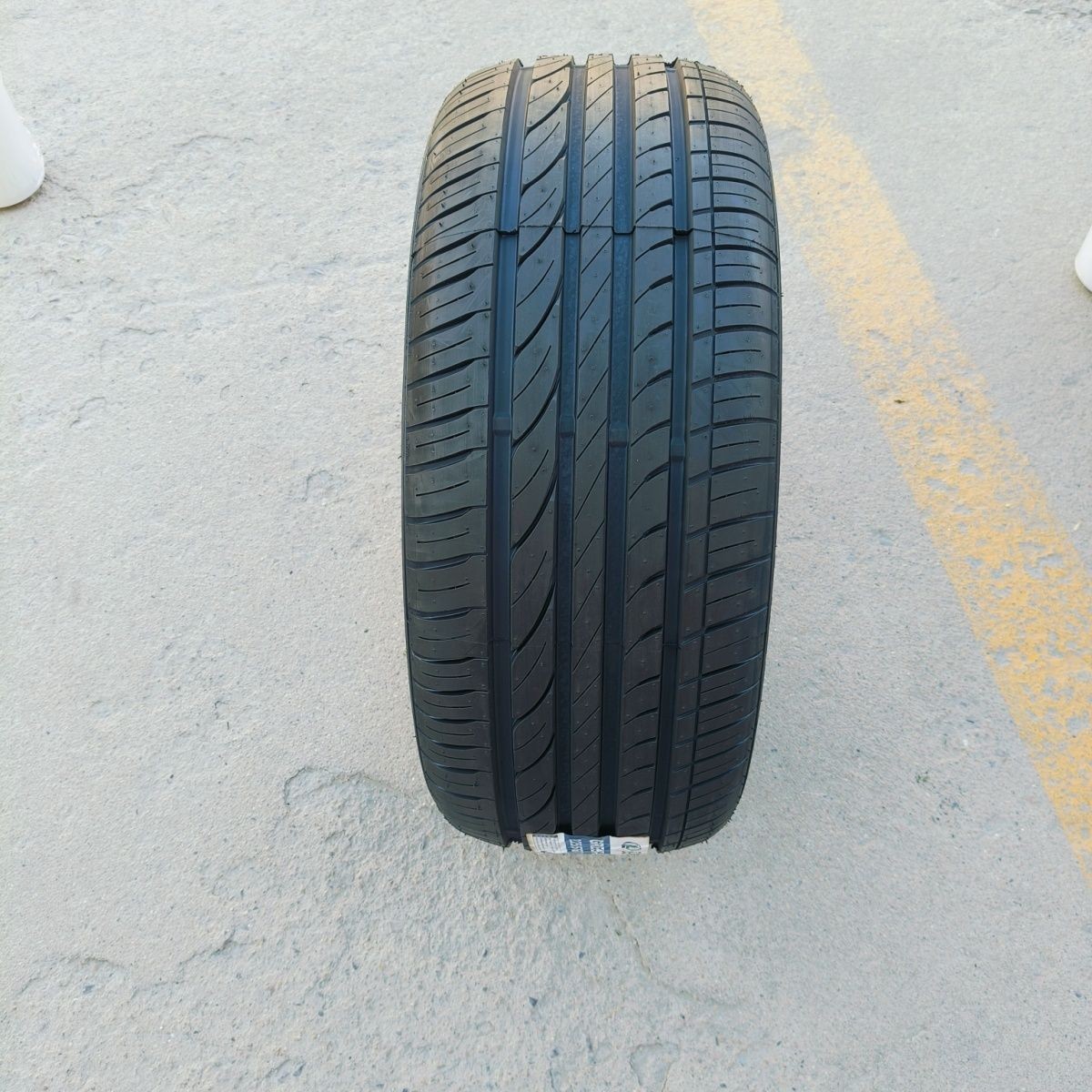 Linglong tires 225/50R17, compatible with Citroen C5, Buick LaCrosse, Honda Accord, and Lingdu models. 22550r17