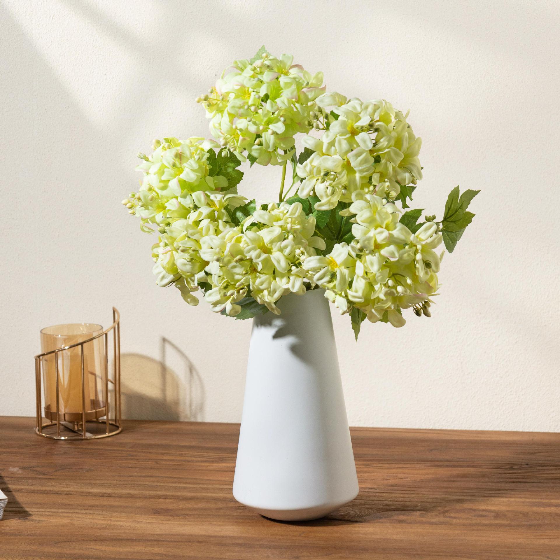 Hydrangea Artificial Flower Multi-Headed Hydrangea White Bunch with Branches Home Decoration Landscaping Flower Material Hydrangea Artificial Flower Arrangement