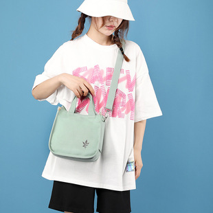 ����Ů���Ӻ���������ذ�ŮʿС���μ�б�������С�����r��Ů��