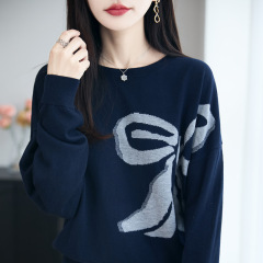2025年早秋新款精纺羊毛圆领针织衫长袖女蝴蝶结印花宽松套头上衣