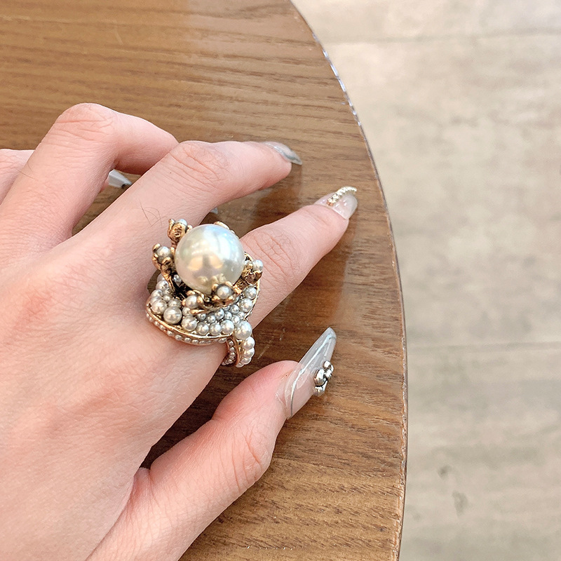 French Retro Floral Pearl Ring Elegant Palace Style Finger Ring_voghion.com