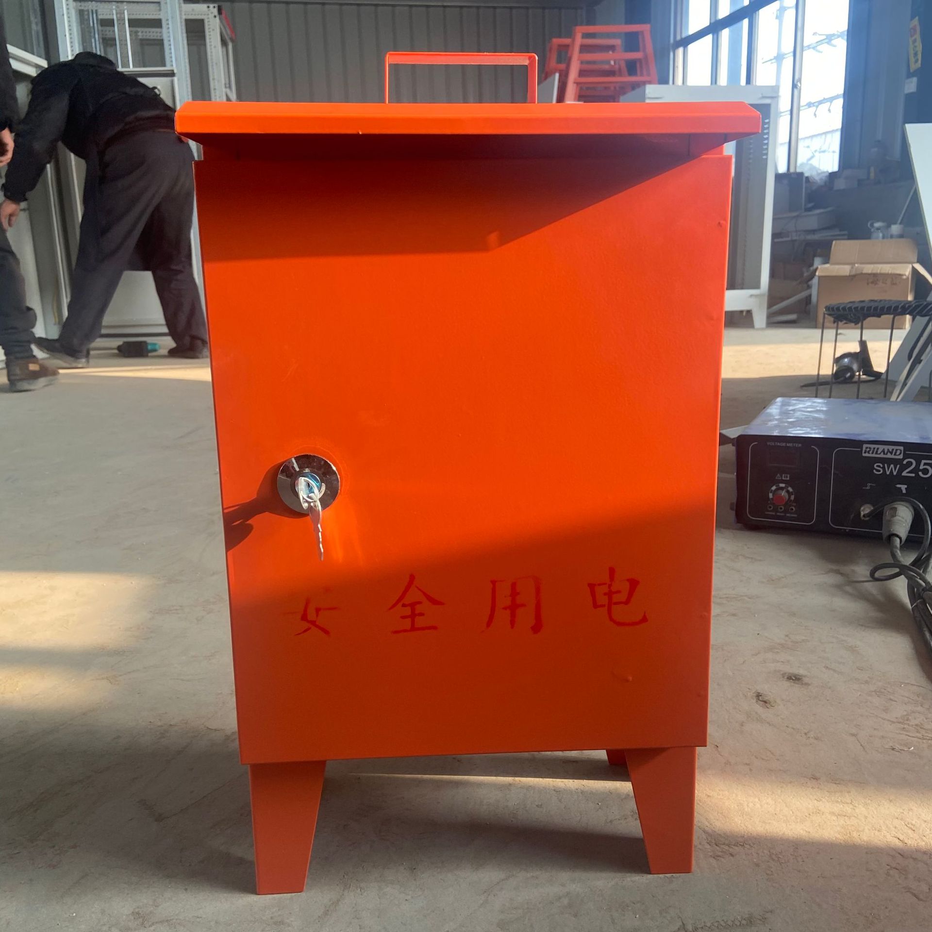 供应工地临时配电箱手提式工地箱300*400*160配电箱户外配电柜