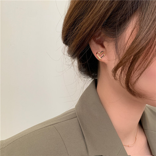 Daily Commute Mosquito Coil Plate Earrings for Women Without Piercing, Simple and Elegant Small Heart Style Earrings, Decorative Ear Accessories