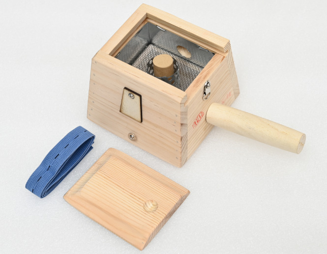 Wooden Moxibustion Box Single Stick Holder Solid Wood Home Use Portable Ai Jiu with Handle Heat Shield key features