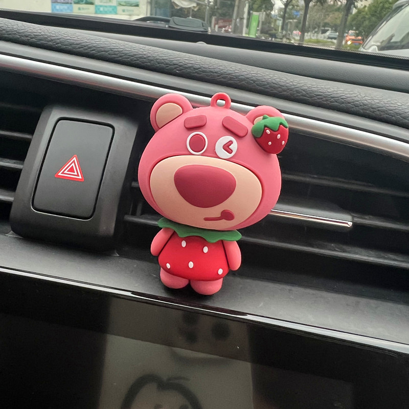 Red celebridades adorables osos de fresa perfumes de automóviles ventas de ventilación adornos de automóviles decoraciones de interiores diosas