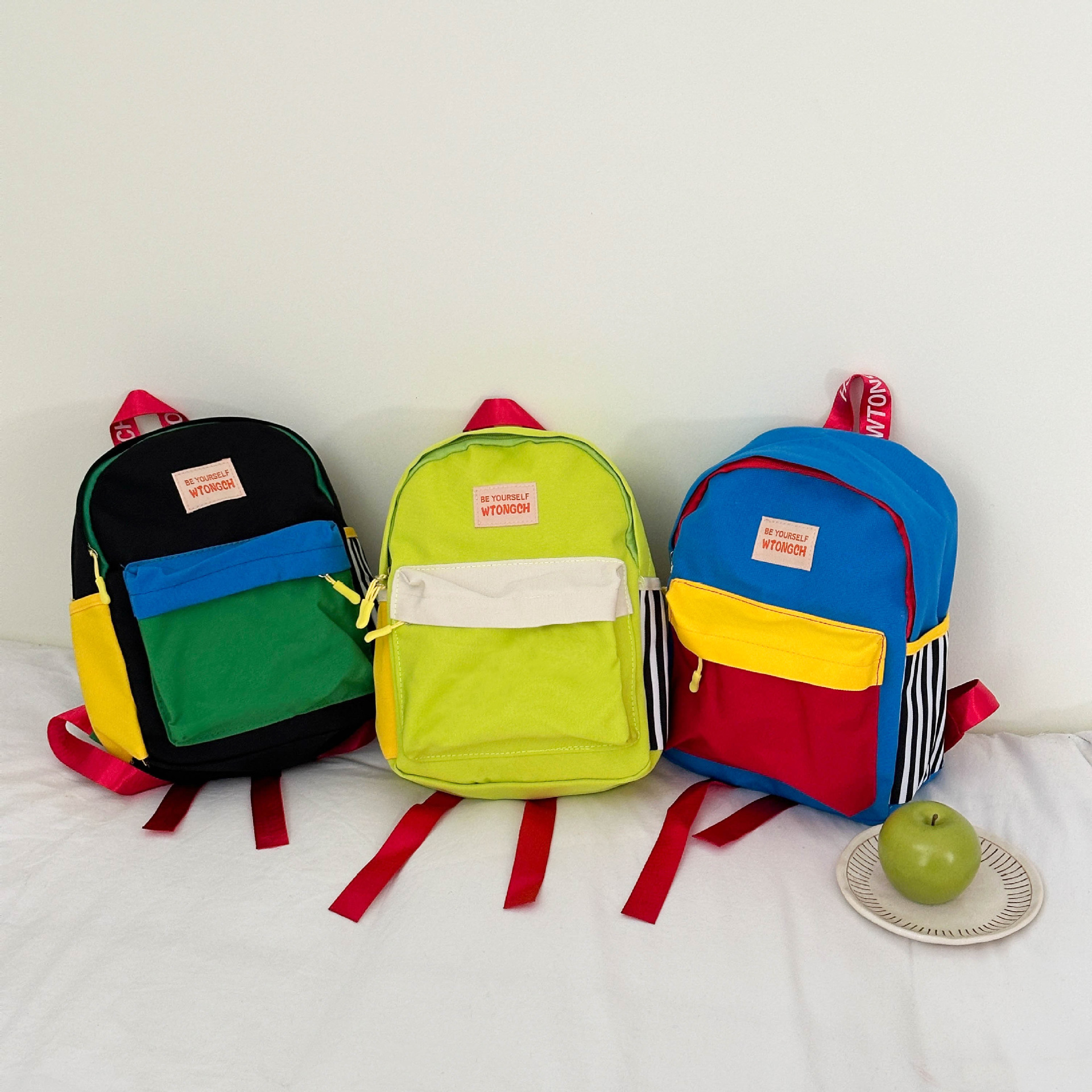 Inswind Kindergarten New Kids Light Color Collapse Mochila pequeña mochila de lona para niños para niños y niñas