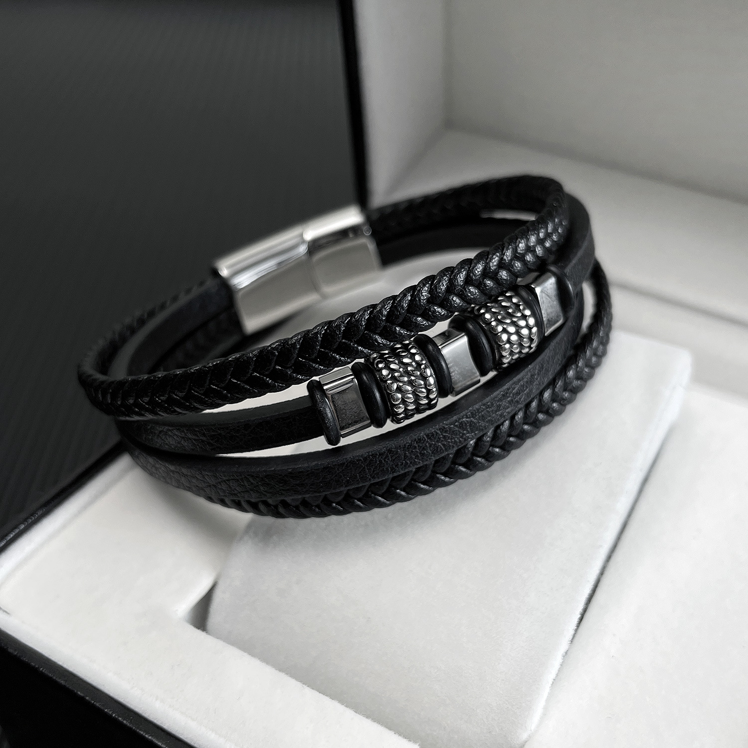European and American Mature Men's Fashion Trend Stainless Steel Magnetic Buckle Personalized Retro Multi-layer Handmade Woven Leather Bracelet_voghion.com