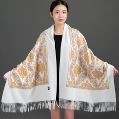 カシミヤの金糸の王冠の刺繍のマフラーのストールを厚くして秋の冬の保温の高級な復古の民族の風に似せます。