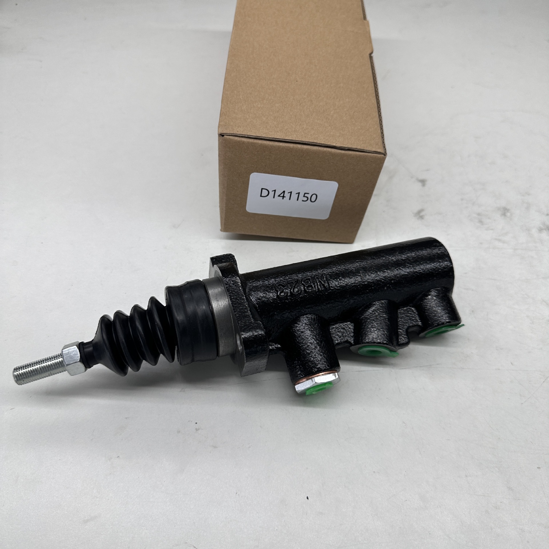 D141150 182445A1 D143162 Is Suitable for Case 580L 580m Brake Master Cylinder