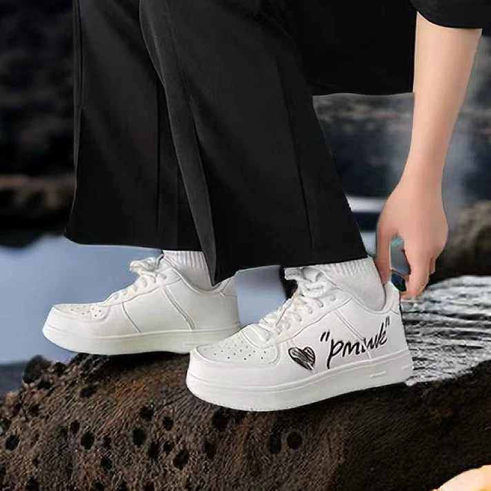 2025 spring ins style college love white shoes men chic street shooting niche couples casual sports sneakers trend