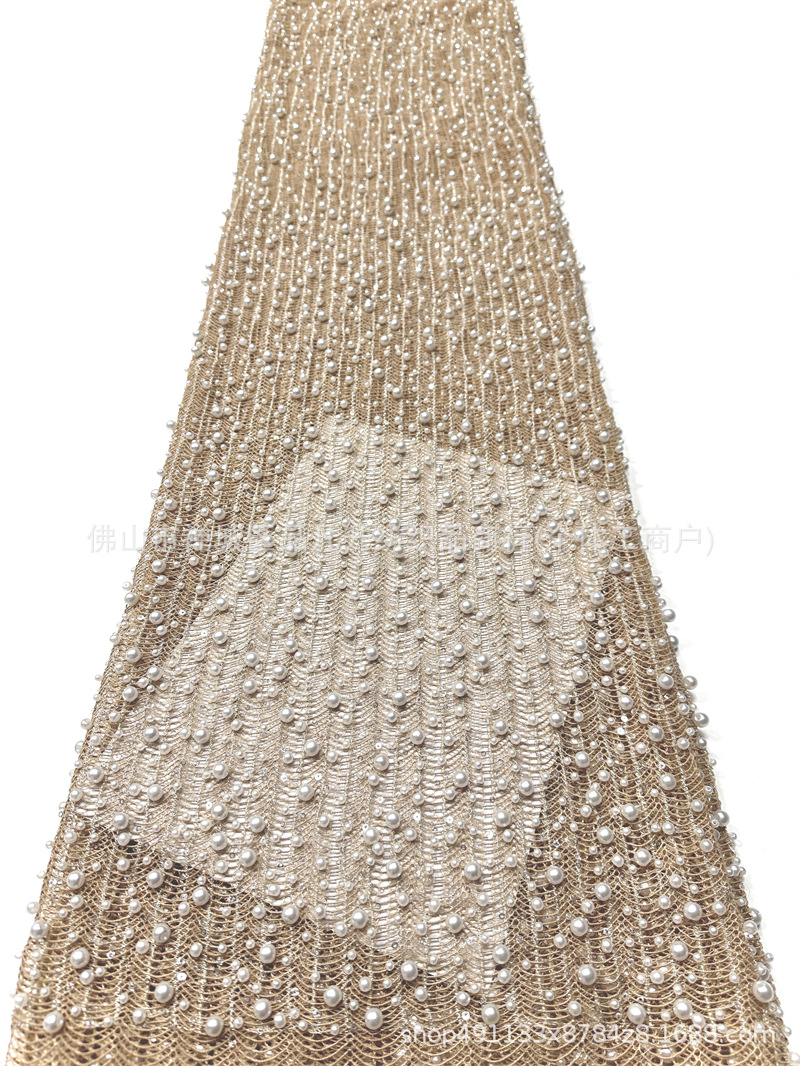 Tejido de malla de perlas hechas a mano de alto grado ondulado vertical tridimensional bordado de perlas vestido de boda tela de diseño