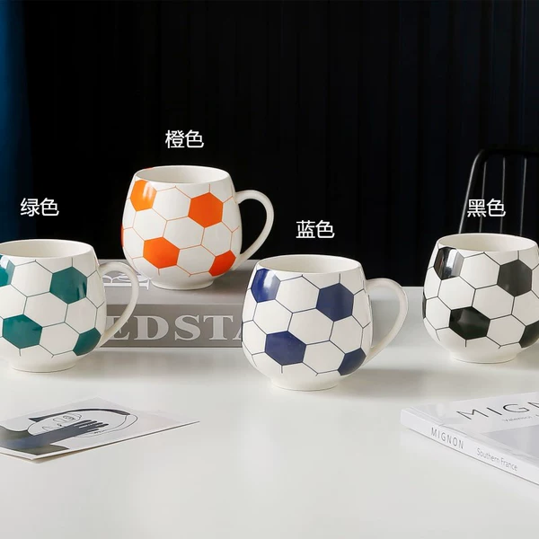 Football cup (simple packaging without lid spoon) 75/box/recommended to buy the whole box - please note when taking the photo