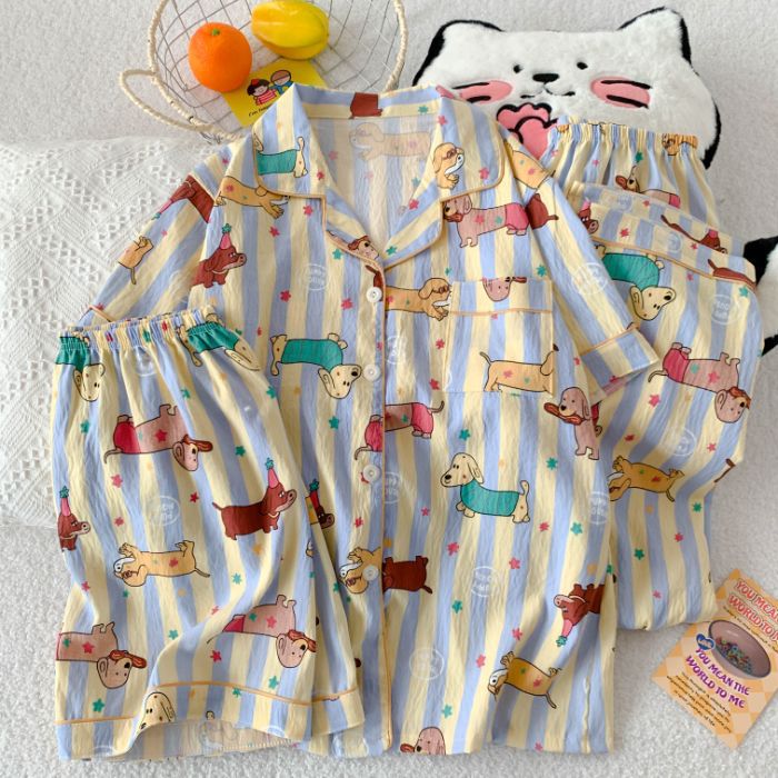 Al por mayor transfronterizo nuevo pijama de mujer tres piezas cardigan con solapa mangas cortas pantalones cortos KT gato dibujos animados cubierta de ropa doméstica