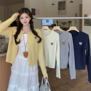 plus size women's clothing 2025 spring new fat sister Korean fashion twist embroidery thin knitted cardigan top women