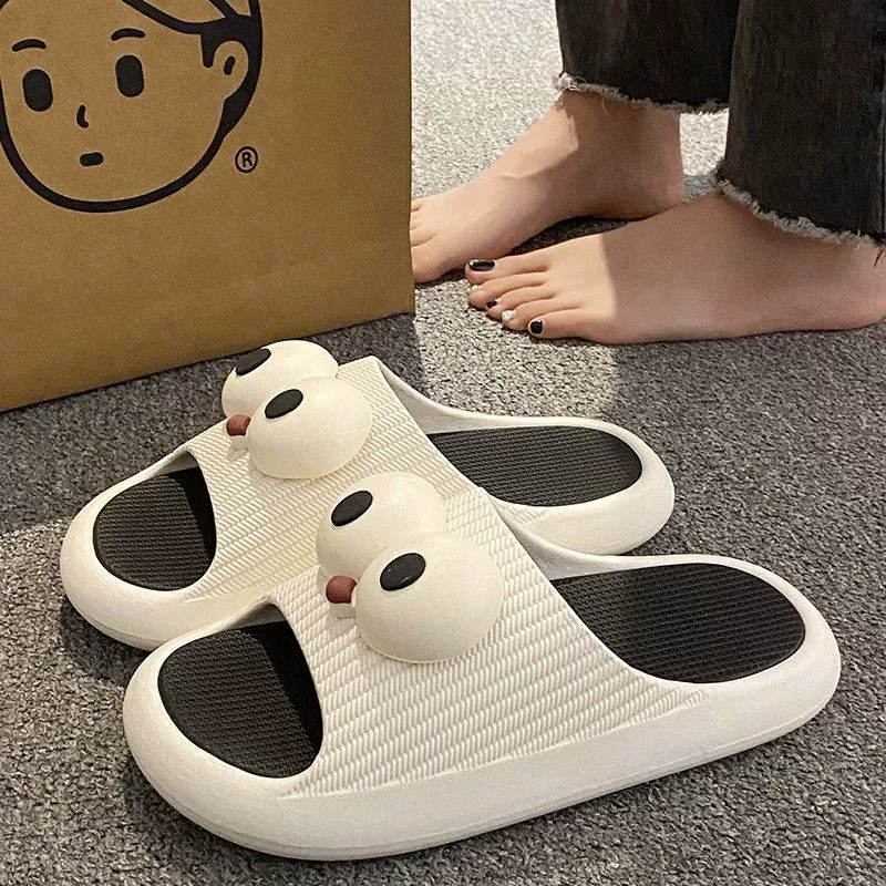 2024 новые тапочки женская летняя ванная комната противоскользящая фекалий ощущение толстой подошвы дома носить холодные тапочки леди лето