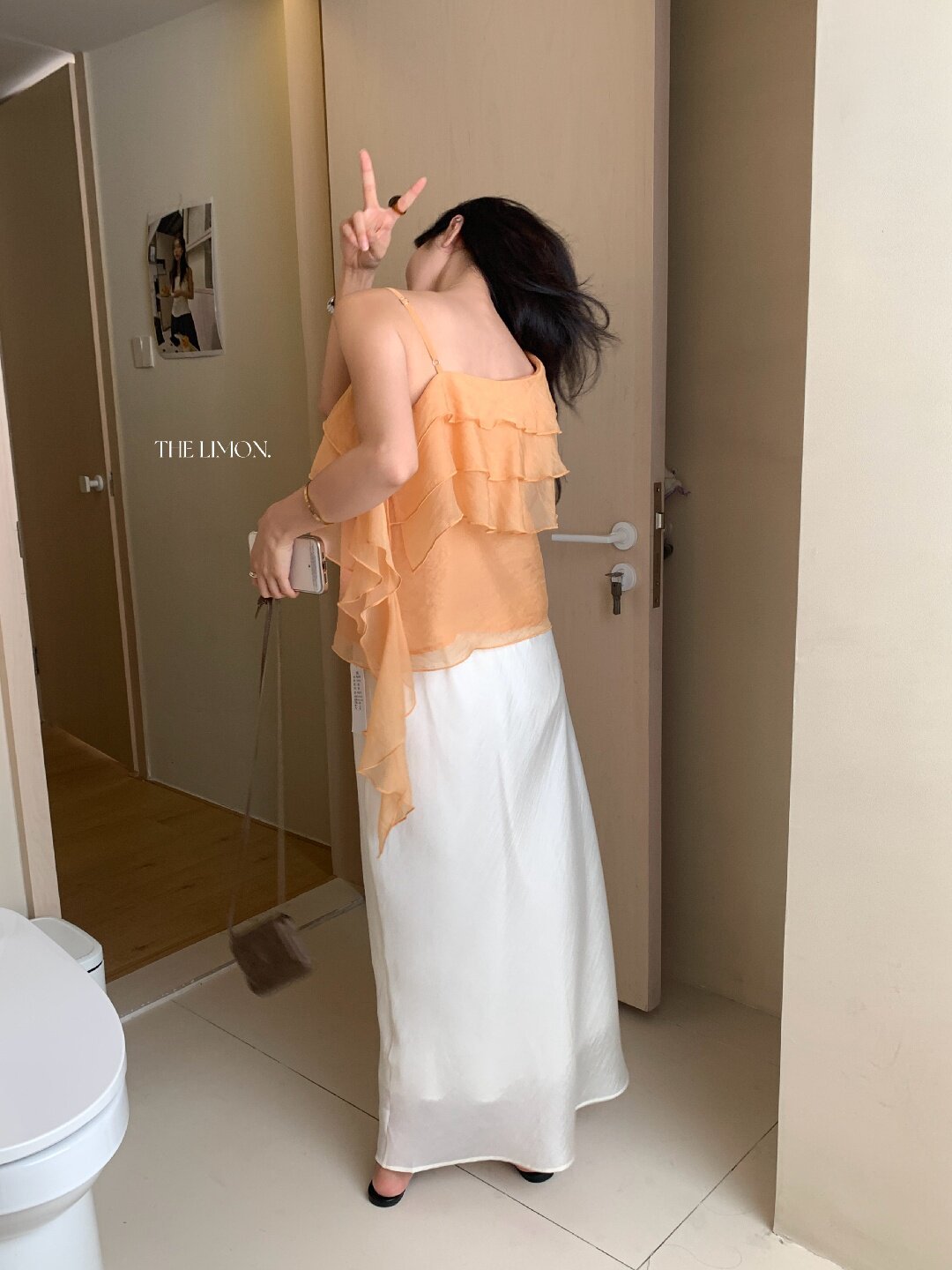 Áo sơ mi nữ một vai xếp tầng phối ren, tay ngắn, phong cách Hàn Quốc — màu đen, Màu cà phê, màu cam, màu mơ chi tiết 17