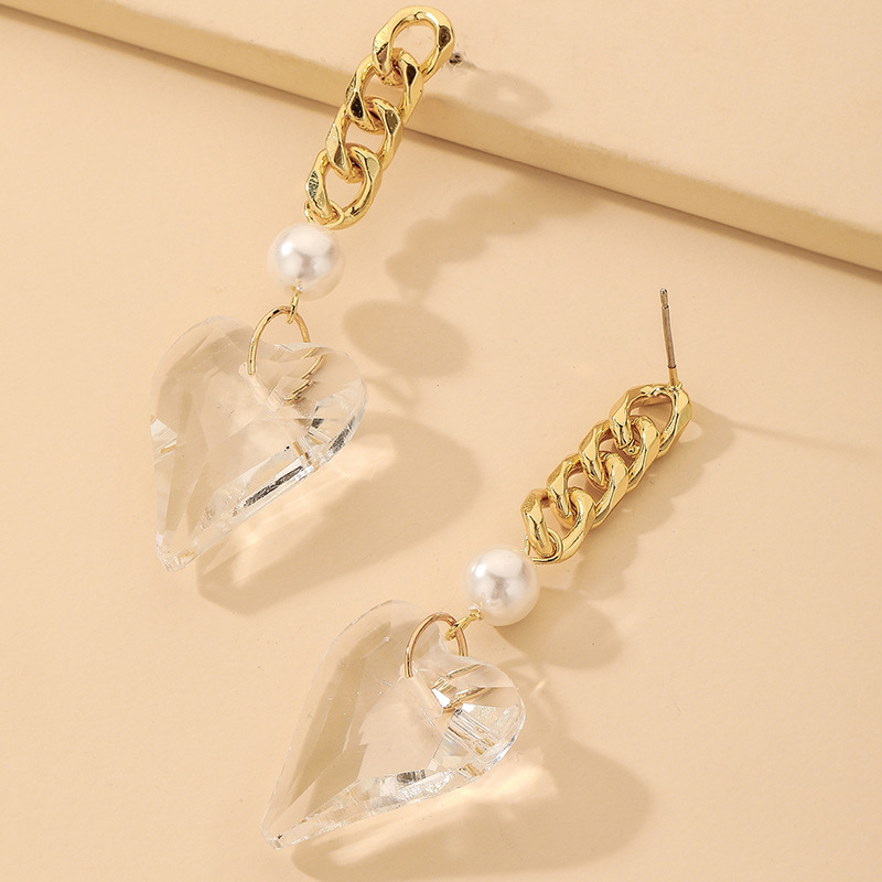 Retro Pearl Crystal Heart Hollow Chain Earrings Wholesale Nihaojewelry display picture 7