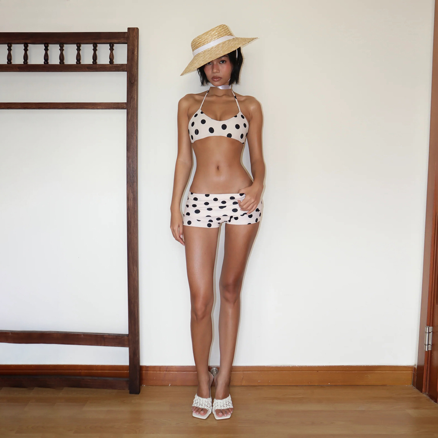 European And American Retro Beach Resort Hot Spring Polka Dot Sexy Bikini Set With Halter Neck Top + Solid Color Shorts_ecoleips.com