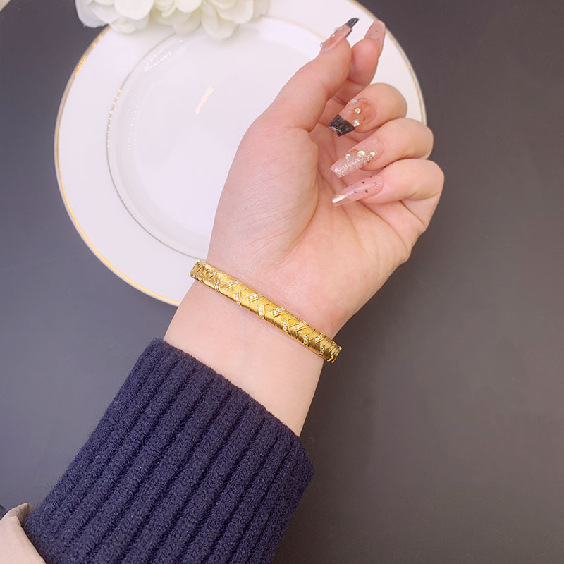 Nueva pulsera con hebilla de oro de arena vietnamita, trenza de diamantes retro, anillo abierto con textura, joyería de diseño femenino