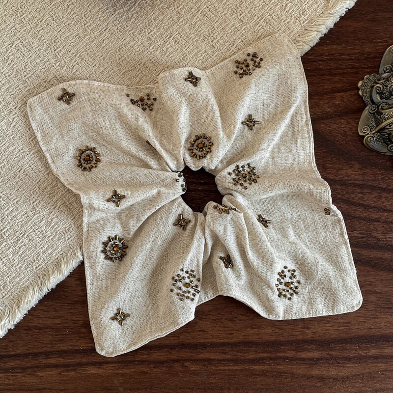 High-End Linen Fabric Handmade Champagne Gold Beaded Square Scarf Hair Tie Hair Accessory Heavy-Duty Scrunchie High-End Linen Fabric Handmade Champagne Gold Beaded Square Scarf Hair Tie Hair Accessory Heavy-Duty Scrunchie